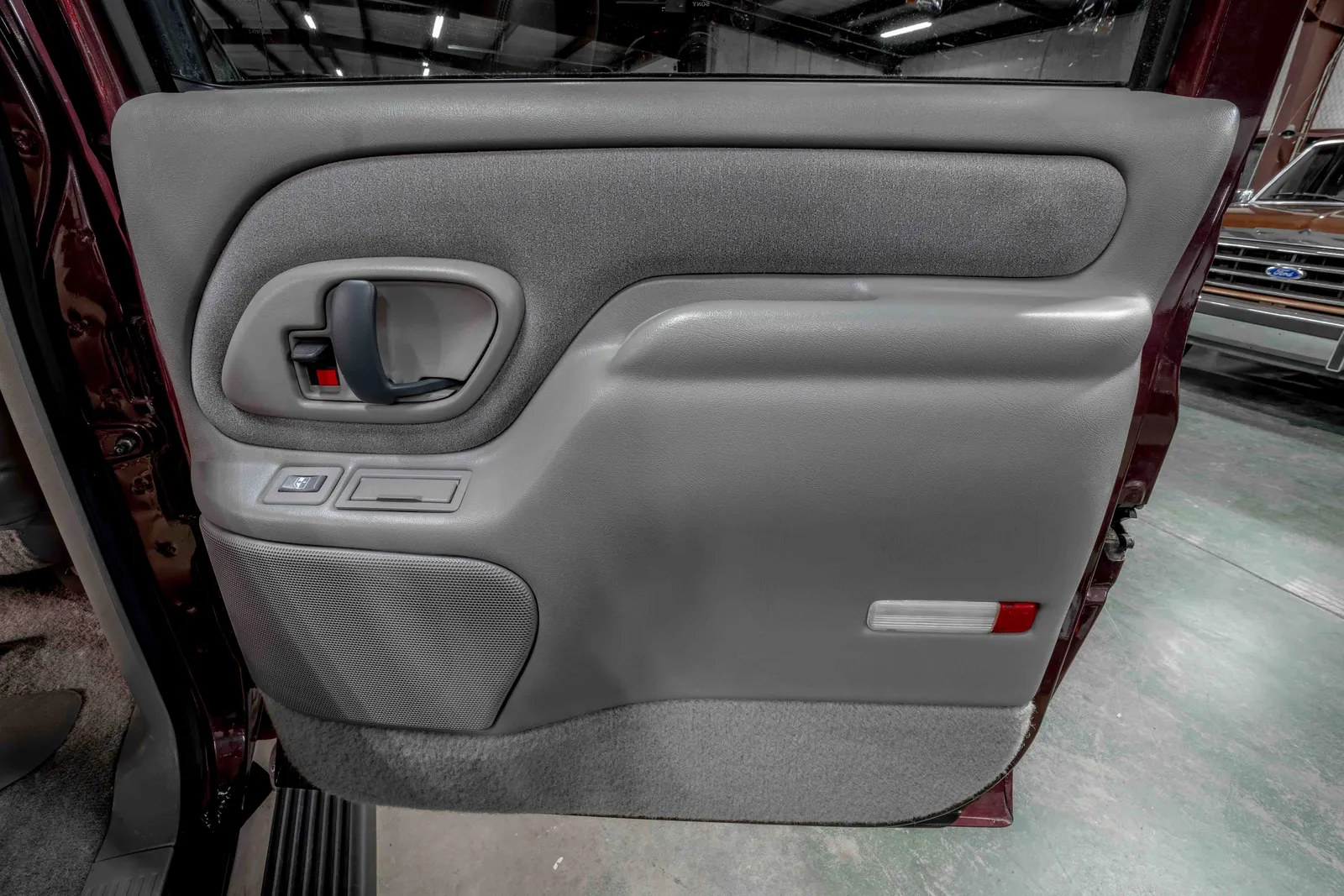 1996-Chevrolet-Suburban-Red Maple Metallic-3GNFK16R3TG160347-52.jpg